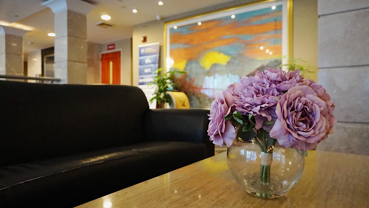 Best Western Queens Court New York Exteriör bild